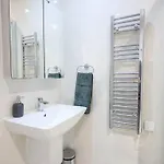 Centre, Spacious, Ensuite, Smart Tv, Sofa Bed شقة بريستول
