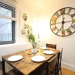 شقة Centre, Spacious, Ensuite, Smart Tv, Sofa Bed *