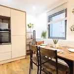 Centre, Spacious, Ensuite, Smart Tv, Sofa Bed