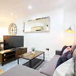 Centre, Spacious, Ensuite, Smart Tv, Sofa Bed * بريستول