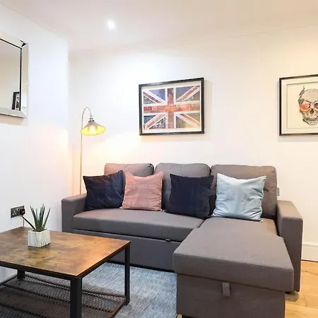 Apartament Centre, Spacious, Ensuite, Smart Tv, Sofa Bed