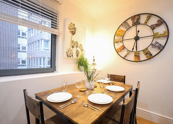 Apartament Centre, Spacious, Ensuite, Smart Tv, Sofa Bed