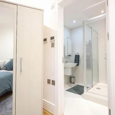 Centre, Spacious, Ensuite, Smart Tv, Sofa Bed *