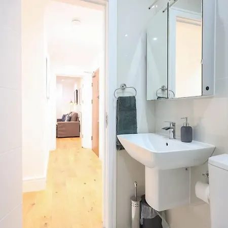 Centre, Spacious, Ensuite, Smart Tv, Sofa Bed Апартаменти *