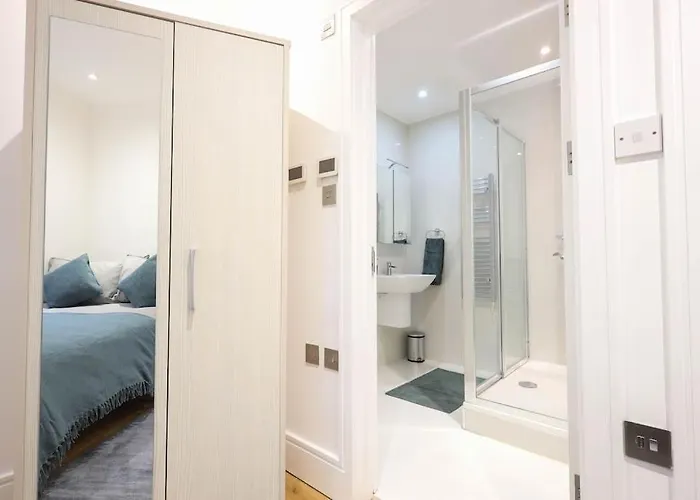 Centre, Spacious, Ensuite, Smart Tv, Sofa Bed *