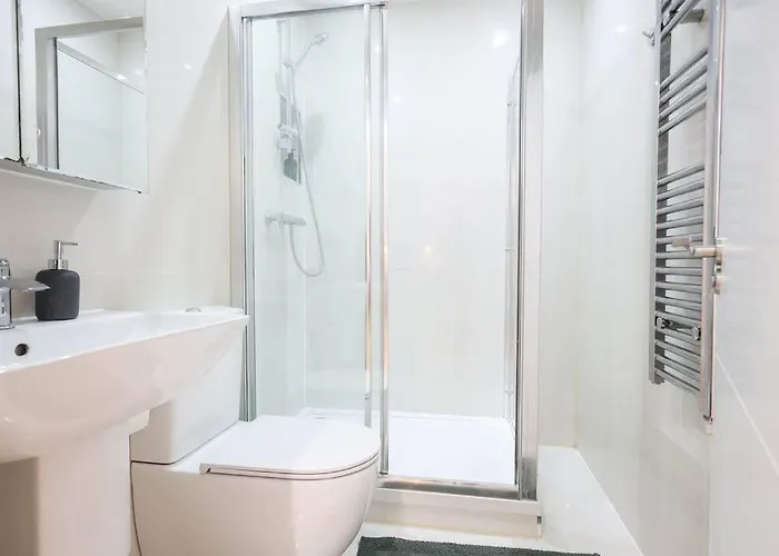 Centre, Spacious, Ensuite, Smart Tv, Sofa Bed *