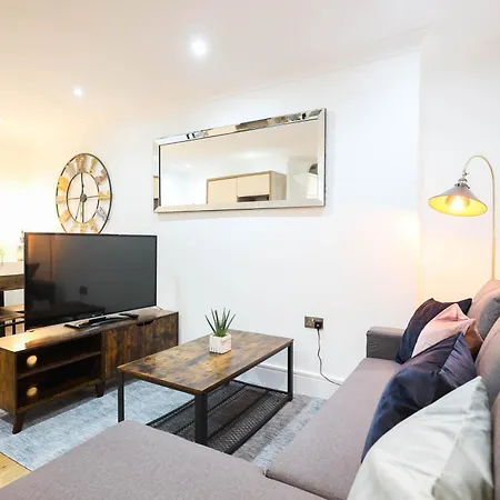 Centre, Spacious, Ensuite, Smart Tv, Sofa Bed *