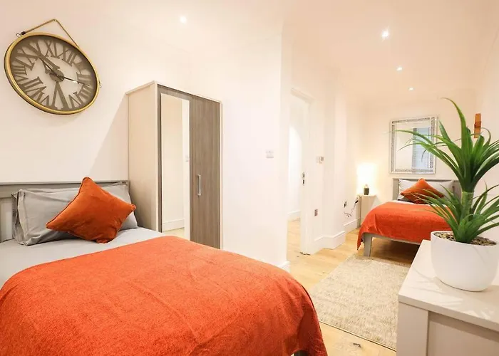 Centre, Spacious, Ensuite, Smart Tv, Sofa Bed *